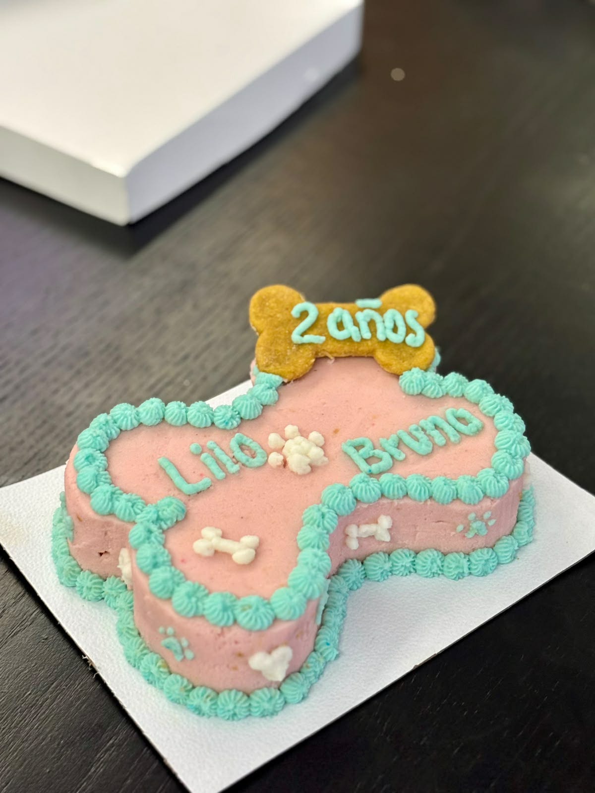Pastel Hueso Lilo & Bruno
